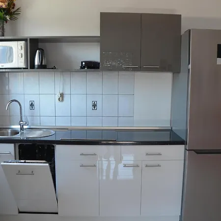 Inviting Near Mala Mandra Apartment *