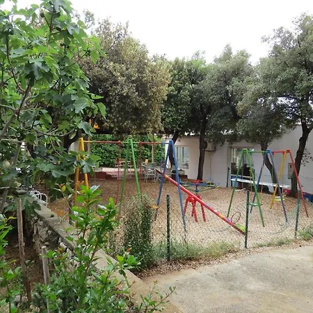Inviting Near Mala Mandra * Mandre