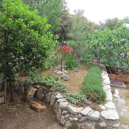 Inviting Near Mala Mandra * Mandre