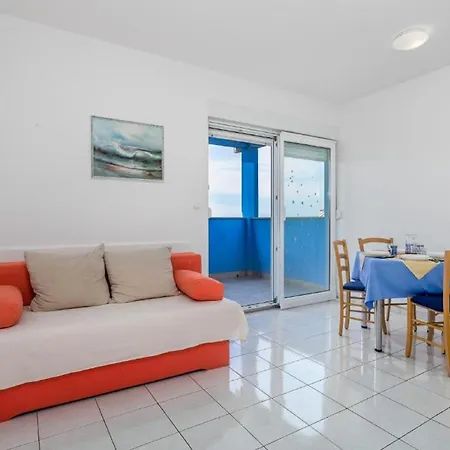 Inviting Near Mala Mandra Apartment Mandre