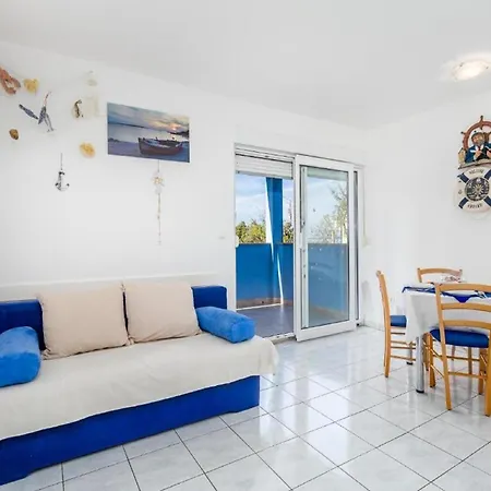 Inviting Near Mala Mandra Apartment Mandre