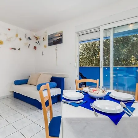 Inviting Near Mala Mandra Mandre