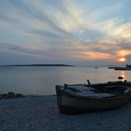 Inviting Near Mala Mandra Mandre