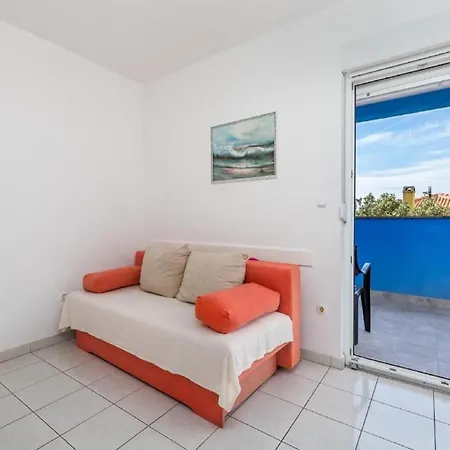 Apartment Inviting Near Mala Mandra *