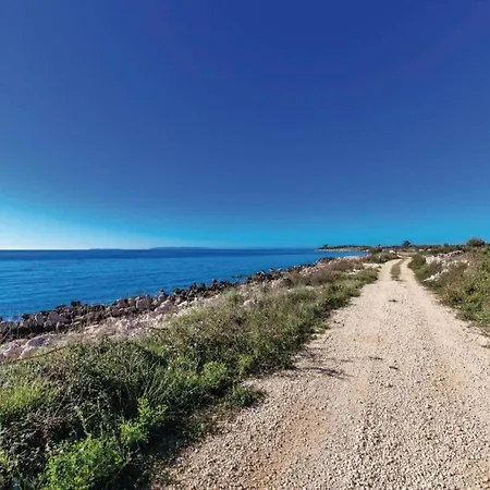 Inviting Near Mala Mandra Mandre