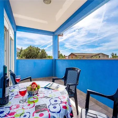 Apartment Inviting Near Mala Mandra